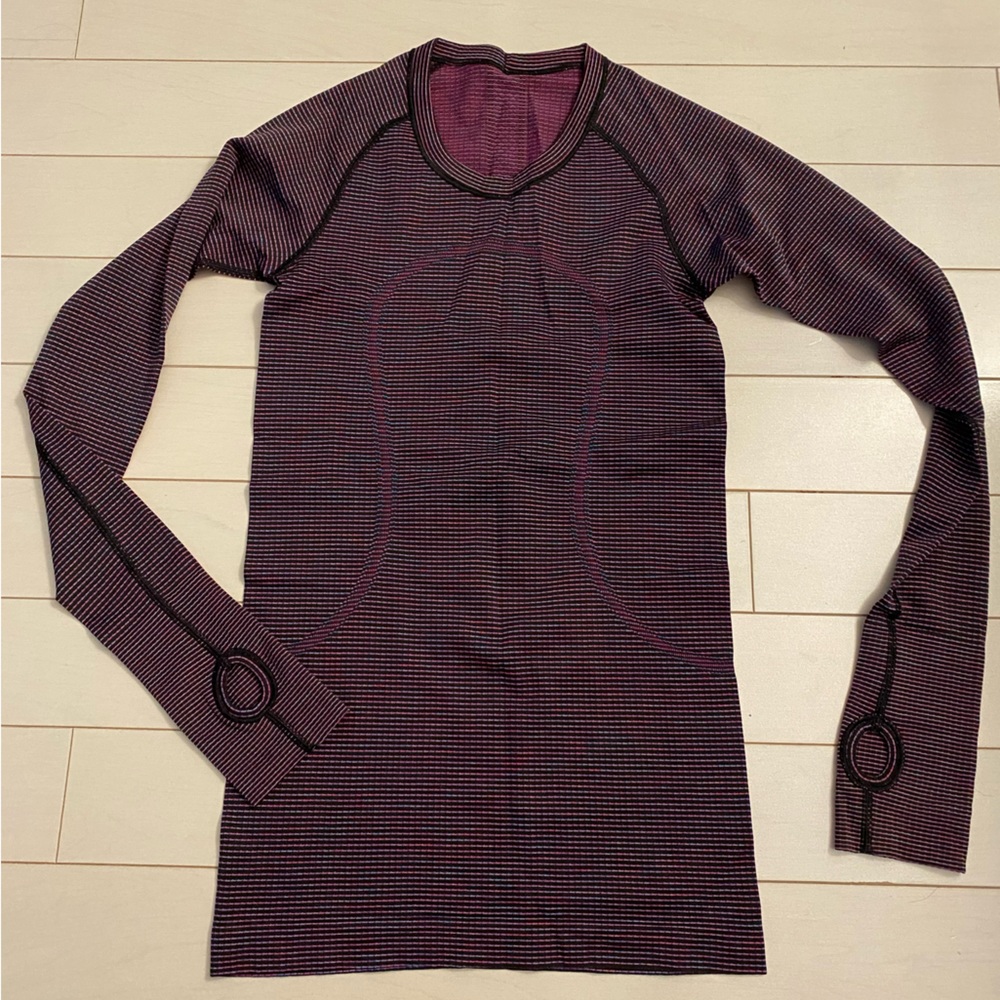 Lululemon long sleeve shirt size 4 like new